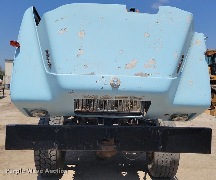 image for item IQ9766 1974 Mack  water truck