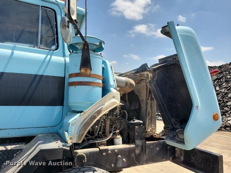 image for item IQ9766 1974 Mack  water truck