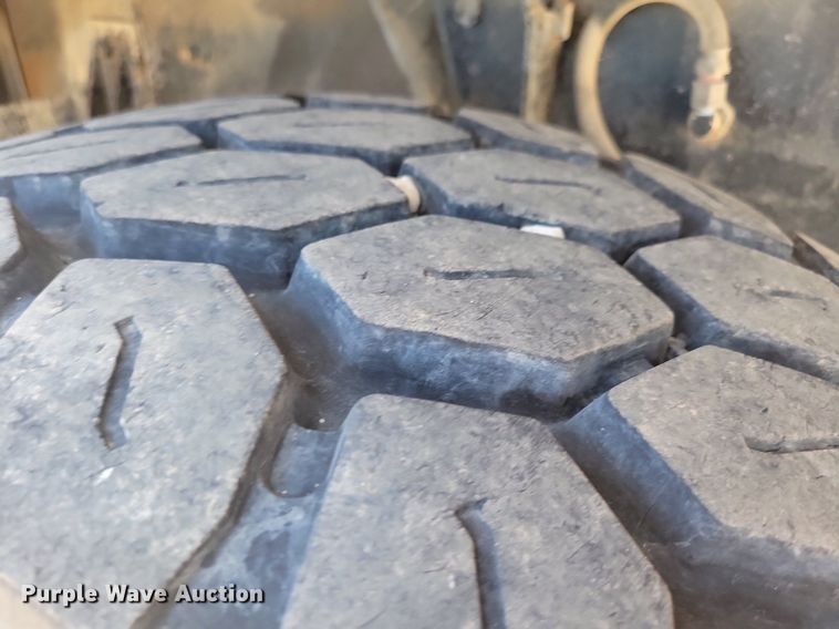 image for item IQ9766 1974 Mack  water truck