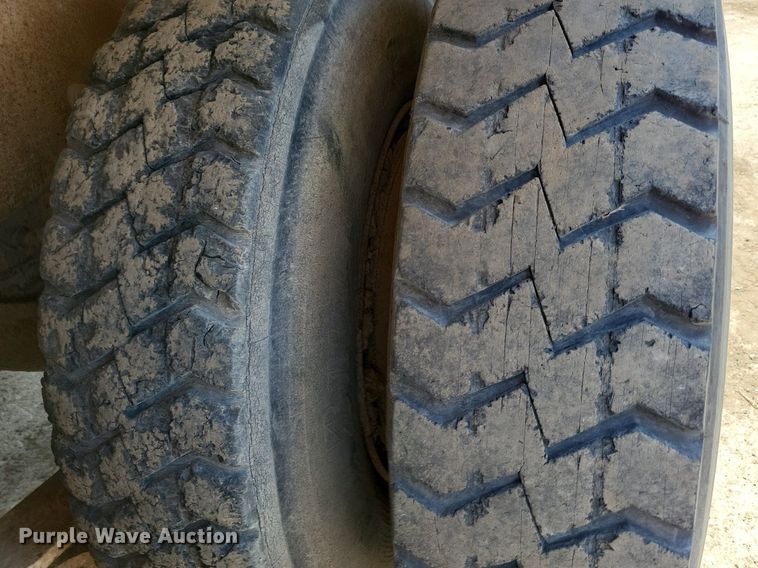 image for item IQ9766 1974 Mack  water truck