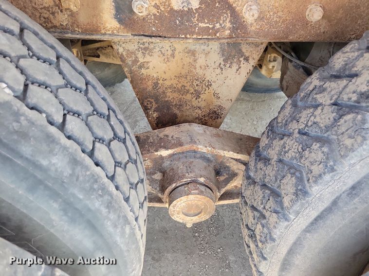 image for item IQ9766 1974 Mack  water truck