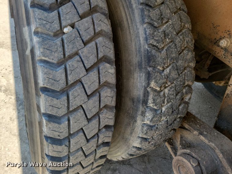 image for item IQ9766 1974 Mack  water truck