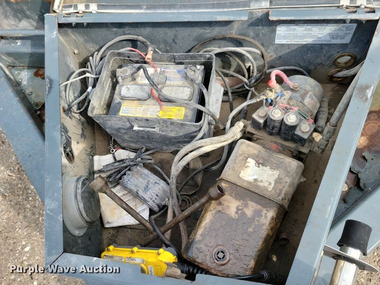 image for item IQ9880 2017 Behnke Enterprises, Inc. HDT1414E  equipment trailer