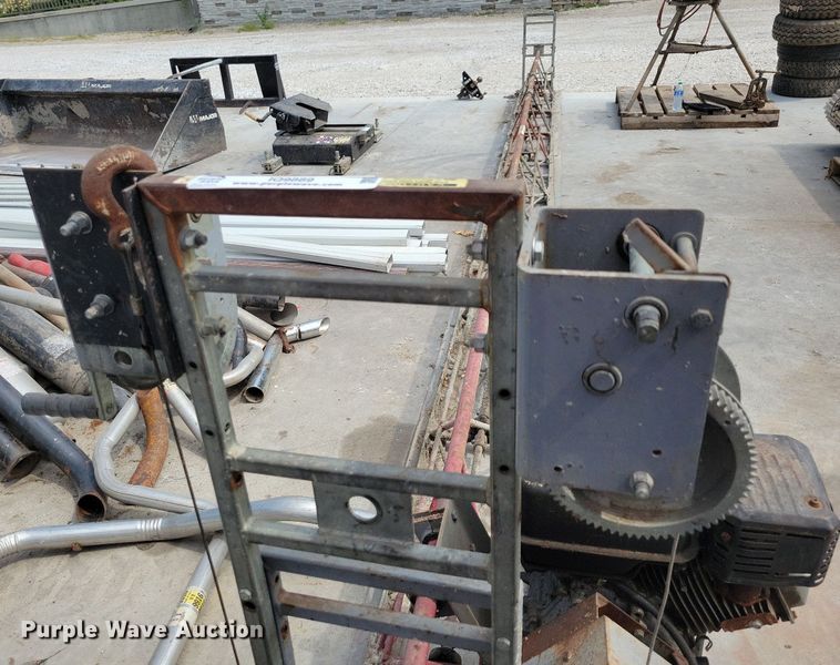 image for item IQ9889 Power screed