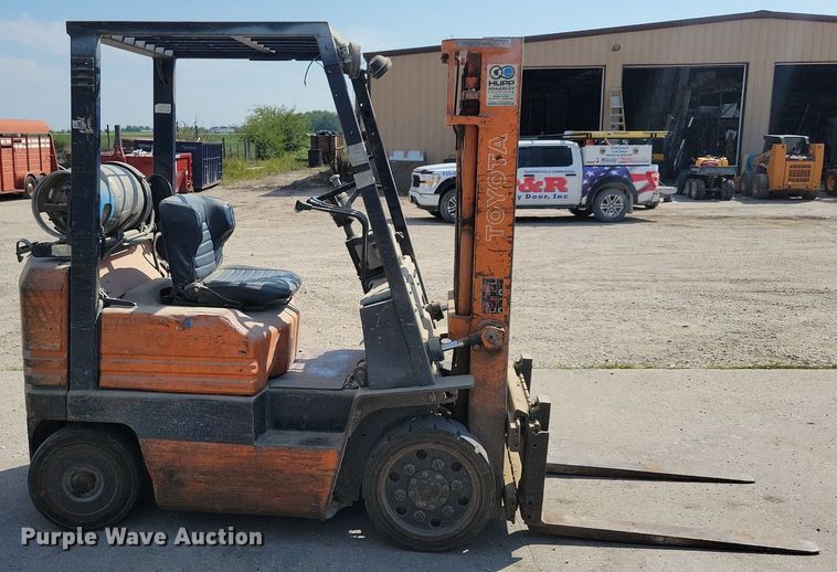 image for item IQ9896 Toyota 5FGC20  forklift