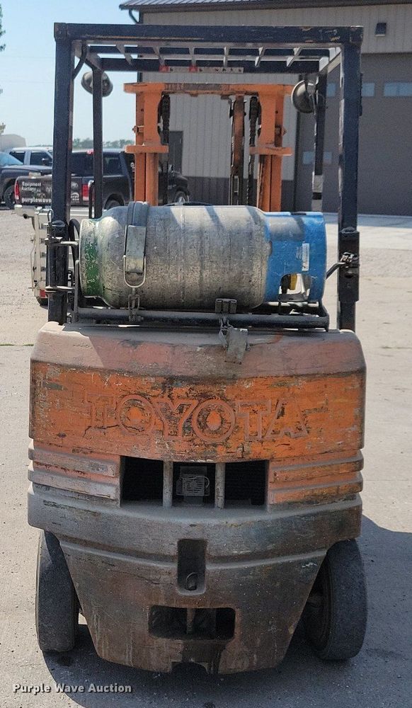 image for item IQ9896 Toyota 5FGC20  forklift