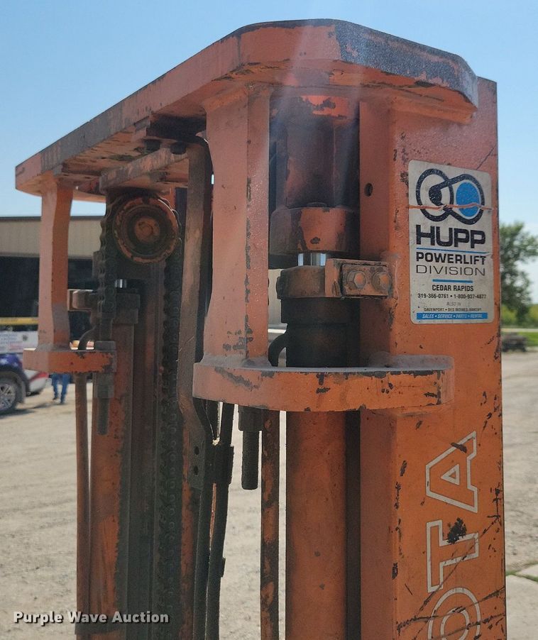 image for item IQ9896 Toyota 5FGC20  forklift