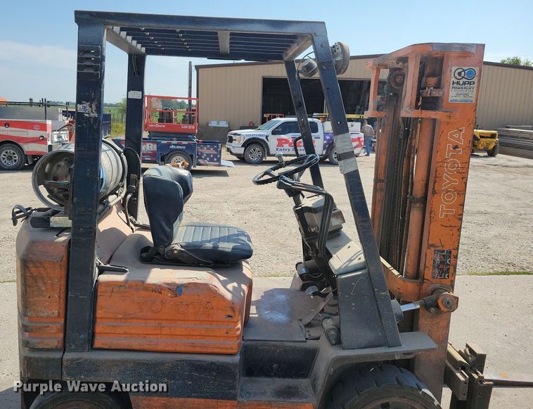 image for item IQ9896 Toyota 5FGC20  forklift