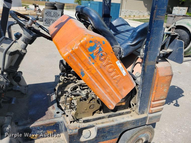 image for item IQ9896 Toyota 5FGC20  forklift