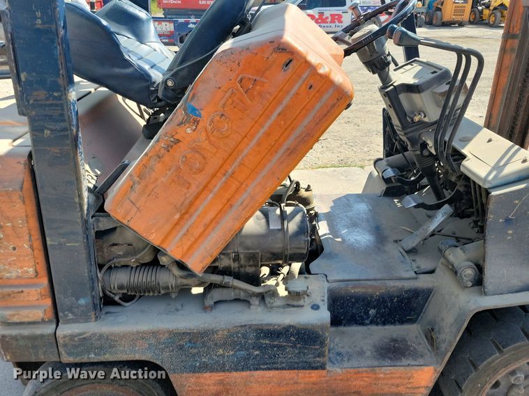 image for item IQ9896 Toyota 5FGC20  forklift