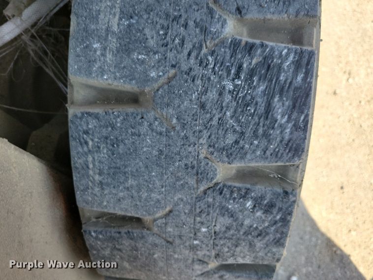 image for item IQ9896 Toyota 5FGC20  forklift