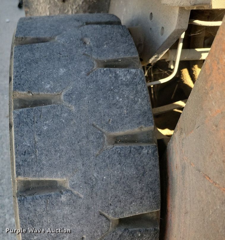 image for item IQ9896 Toyota 5FGC20  forklift