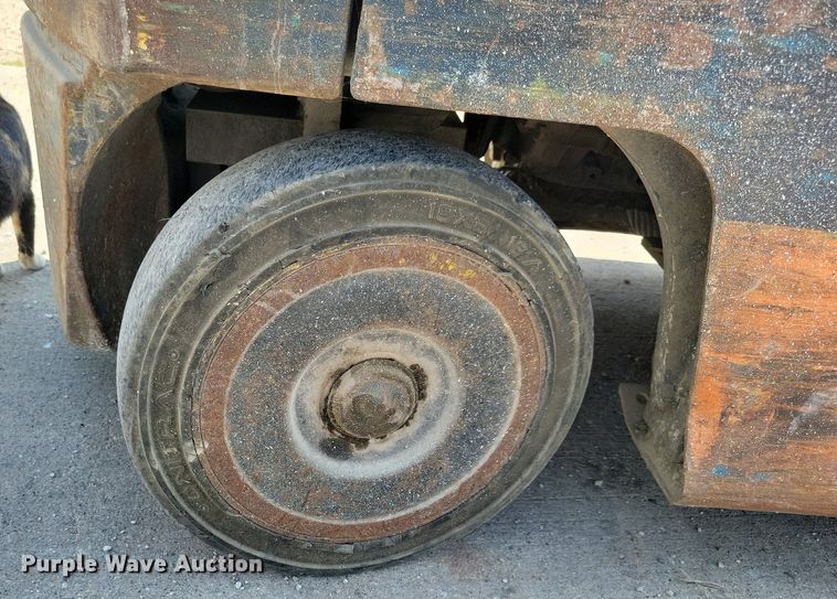 image for item IQ9896 Toyota 5FGC20  forklift