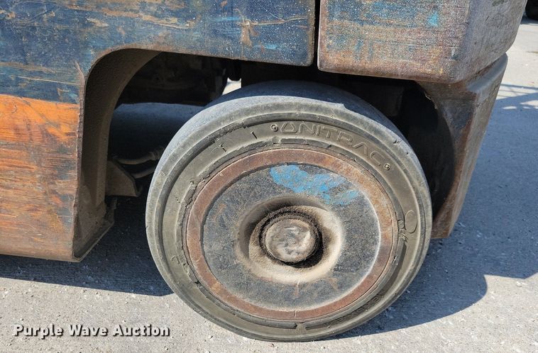 image for item IQ9896 Toyota 5FGC20  forklift