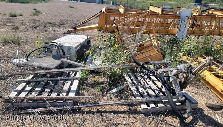 image for item JC9743 Gomaco C450  bridge deck finish machine