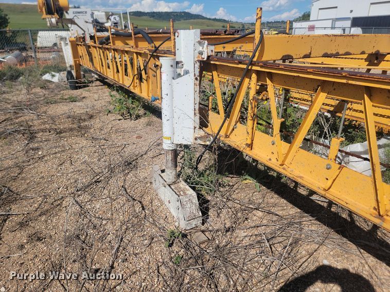 image for item JC9743 Gomaco C450  bridge deck finish machine