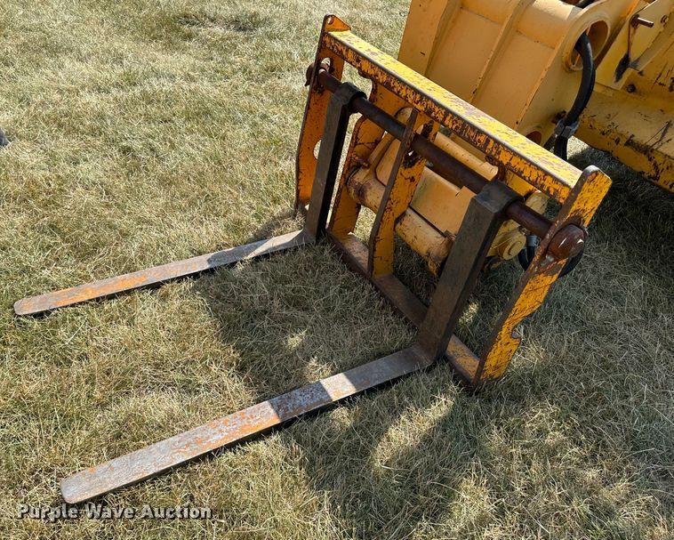 image for item JC9984 2000 JCB Loadall 520  telehandler