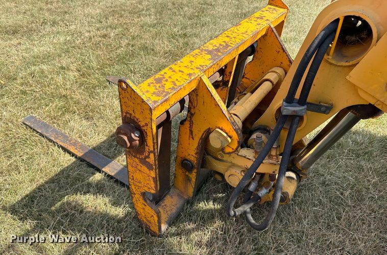 image for item JC9984 2000 JCB Loadall 520  telehandler