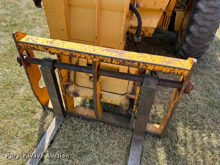 image for item JC9984 2000 JCB Loadall 520  telehandler