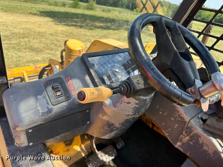 image for item JC9984 2000 JCB Loadall 520  telehandler