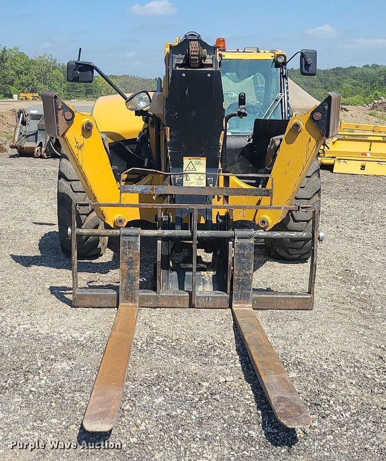 image for item JC9991 2018 Caterpillar TL1255D  telehandler