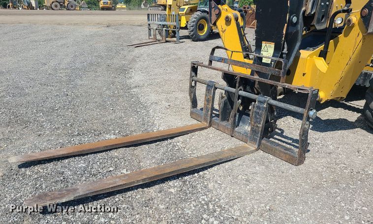 image for item JC9991 2018 Caterpillar TL1255D  telehandler