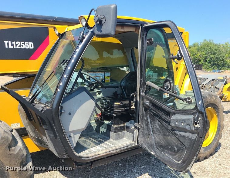 image for item JC9991 2018 Caterpillar TL1255D  telehandler