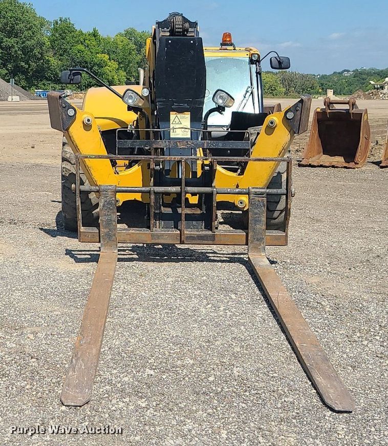 image for item JC9993 2017 Caterpillar TL1255D  telehandler