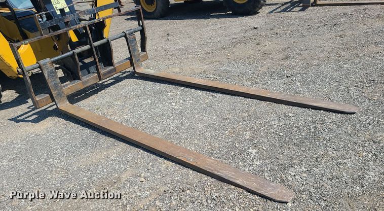 image for item JC9993 2017 Caterpillar TL1255D  telehandler