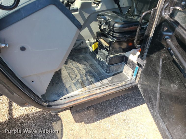 image for item JC9993 2017 Caterpillar TL1255D  telehandler