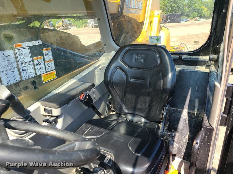 image for item JC9993 2017 Caterpillar TL1255D  telehandler