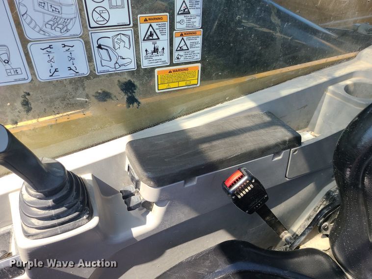 image for item JC9993 2017 Caterpillar TL1255D  telehandler