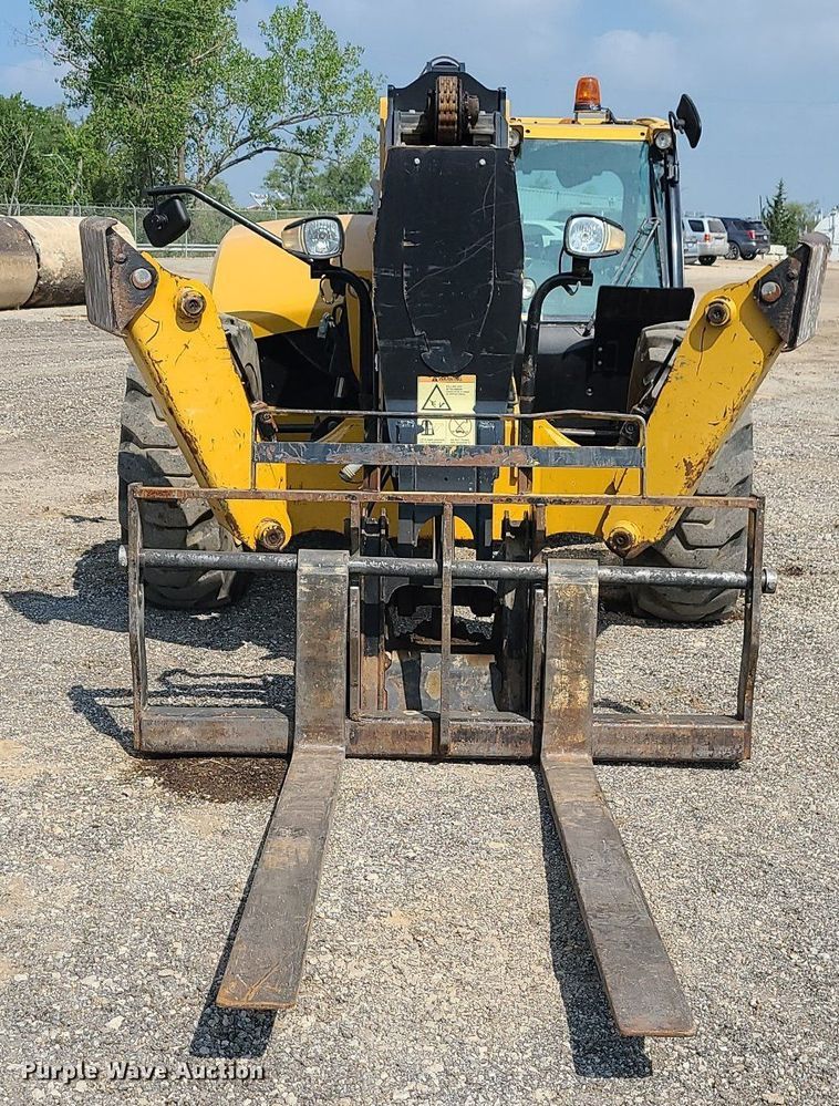 image for item JC9994 2017 Caterpillar TL1255D  telehandler