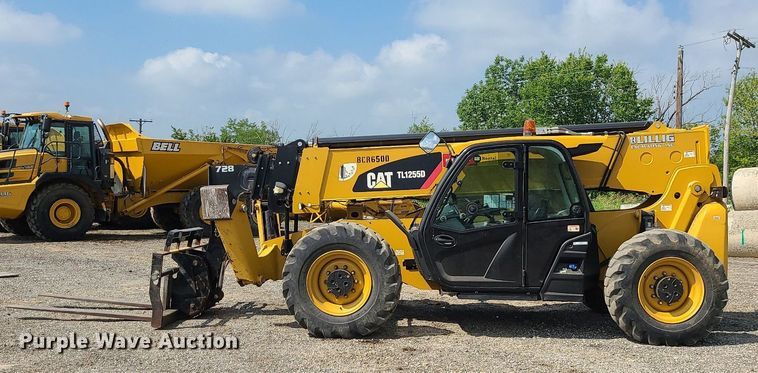 image for item JC9994 2017 Caterpillar TL1255D  telehandler