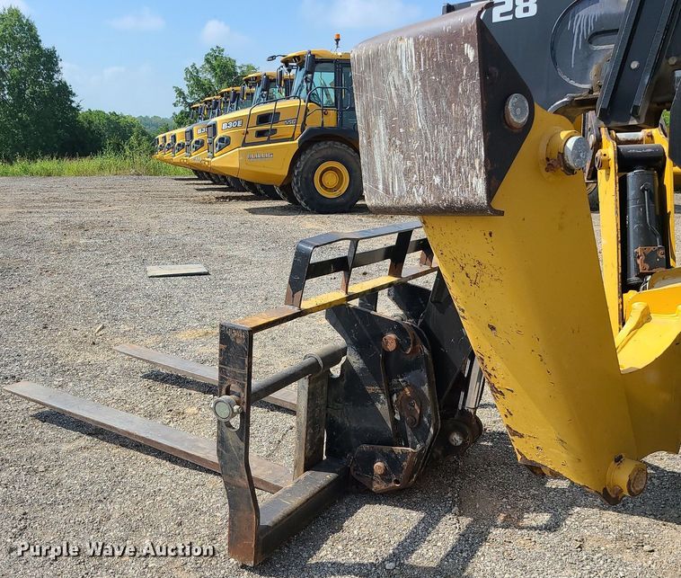 image for item JC9994 2017 Caterpillar TL1255D  telehandler