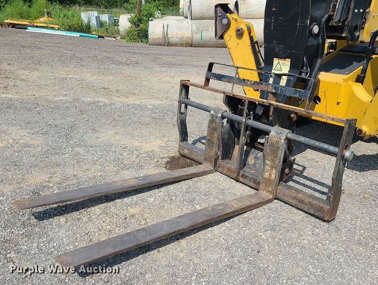 image for item JC9994 2017 Caterpillar TL1255D  telehandler