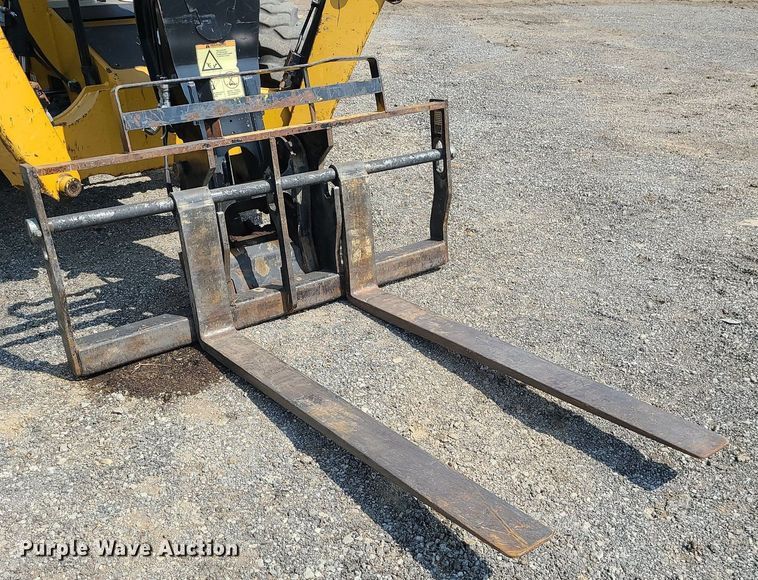 image for item JC9994 2017 Caterpillar TL1255D  telehandler