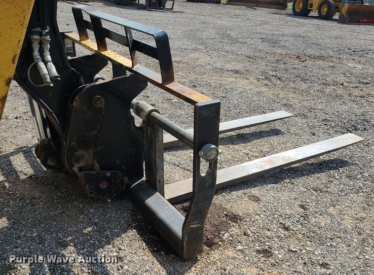 image for item JC9994 2017 Caterpillar TL1255D  telehandler