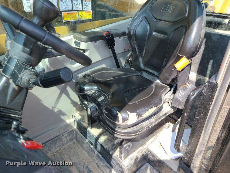 image for item JC9994 2017 Caterpillar TL1255D  telehandler