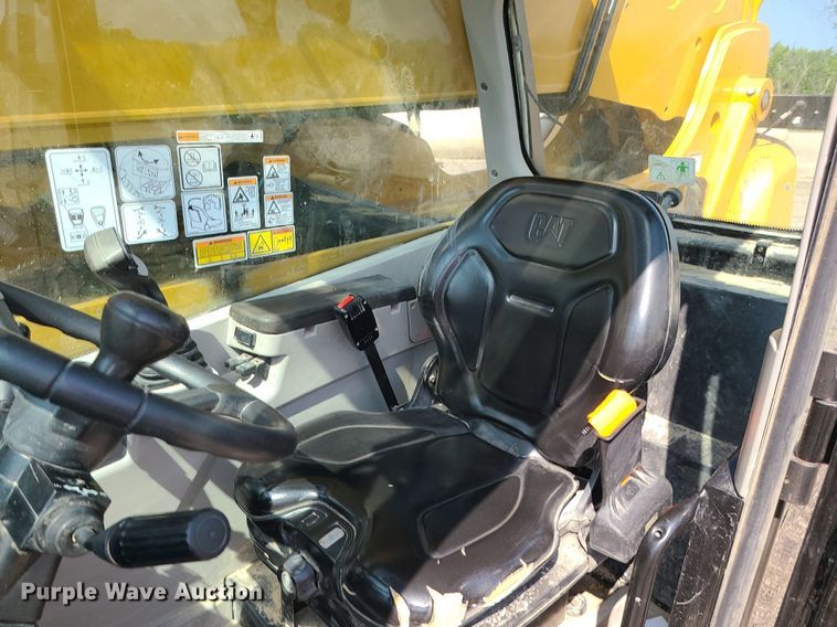 image for item JC9994 2017 Caterpillar TL1255D  telehandler