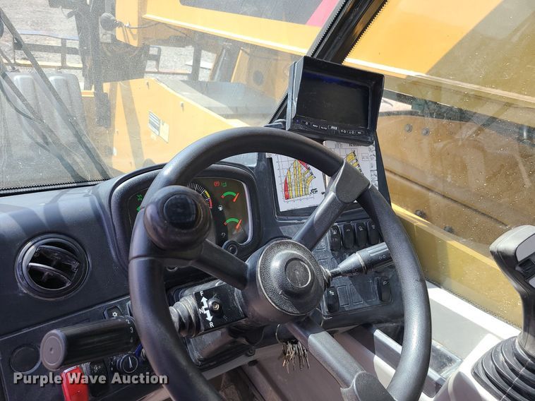 image for item JC9994 2017 Caterpillar TL1255D  telehandler