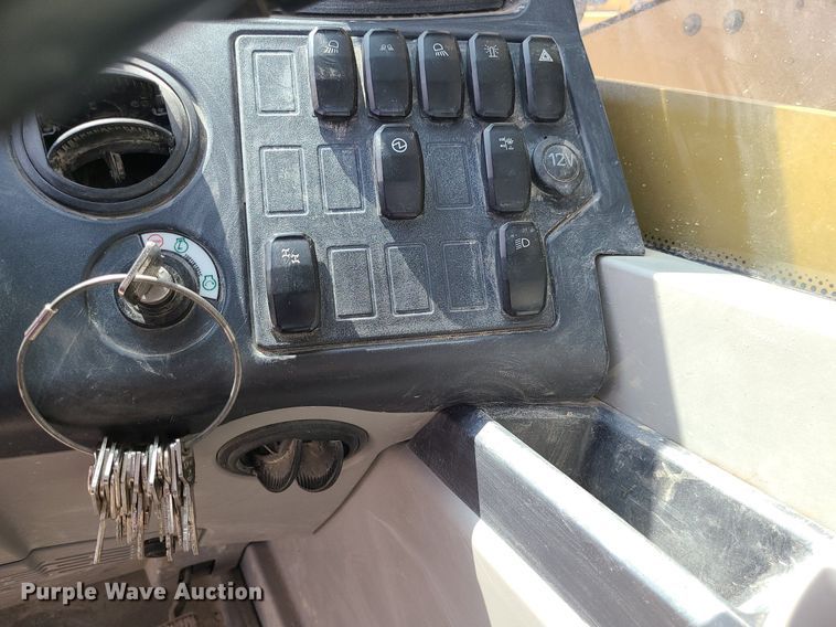 image for item JC9994 2017 Caterpillar TL1255D  telehandler