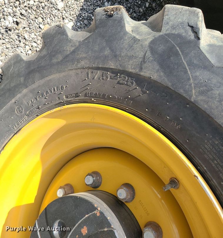 image for item JC9994 2017 Caterpillar TL1255D  telehandler