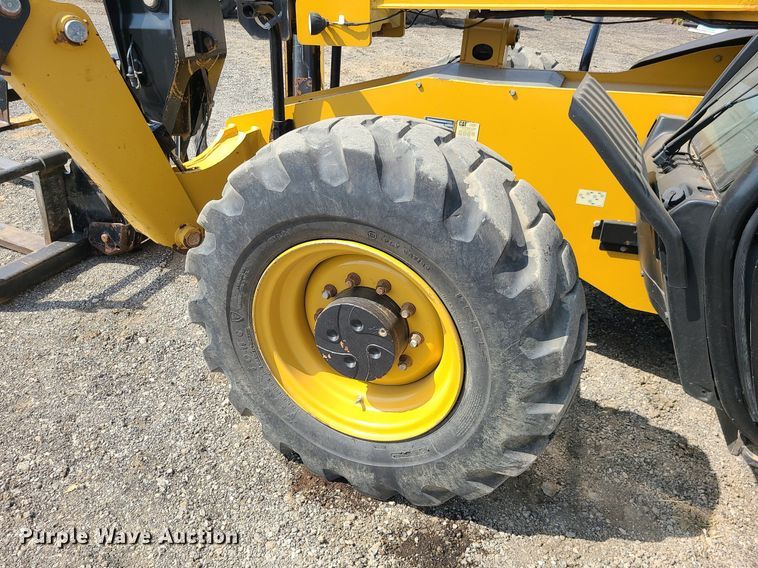 image for item JC9994 2017 Caterpillar TL1255D  telehandler