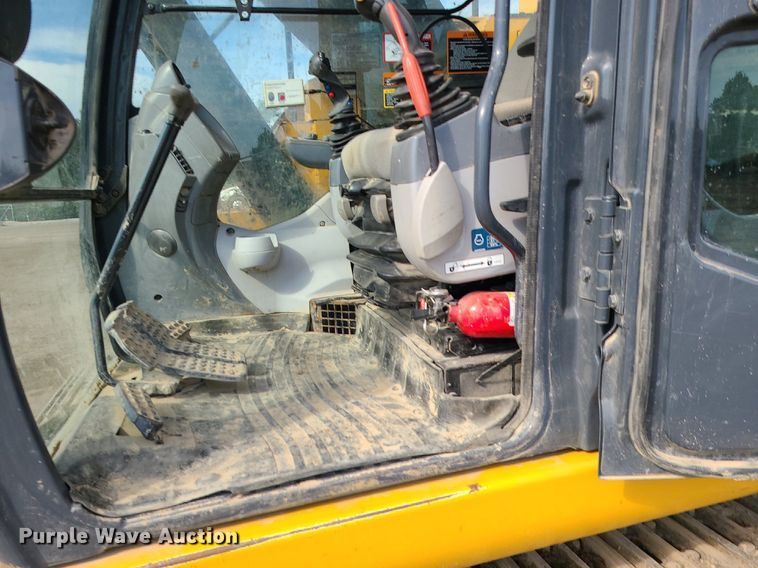 image for item JC9999 2017 John Deere 245G LC  excavator