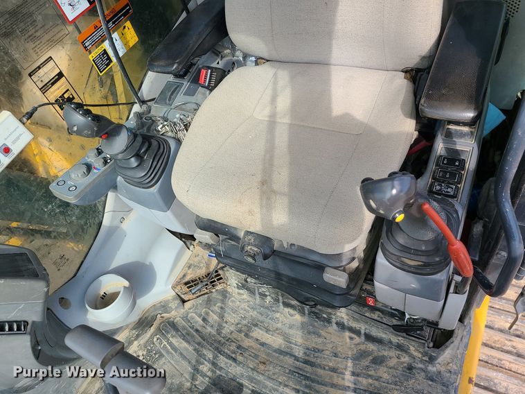 image for item JC9999 2017 John Deere 245G LC  excavator