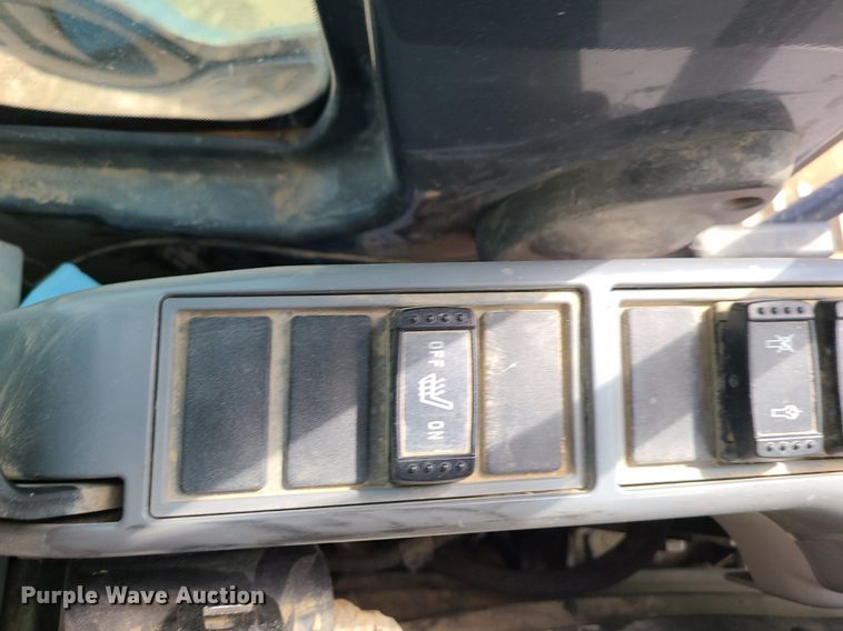 image for item JC9999 2017 John Deere 245G LC  excavator