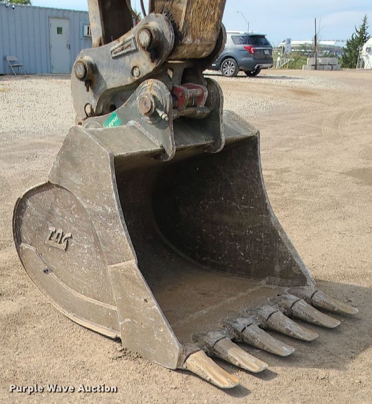 image for item JC9999 2017 John Deere 245G LC  excavator