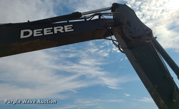 image for item JC9999 2017 John Deere 245G LC  excavator