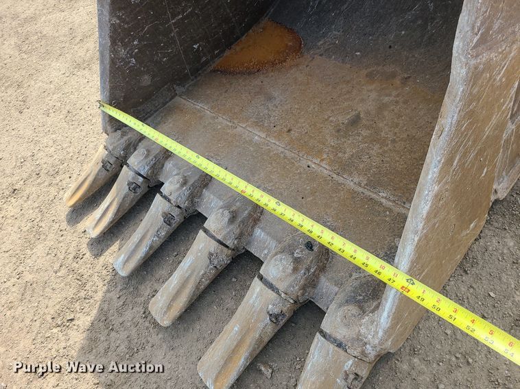 image for item JC9999 2017 John Deere 245G LC  excavator